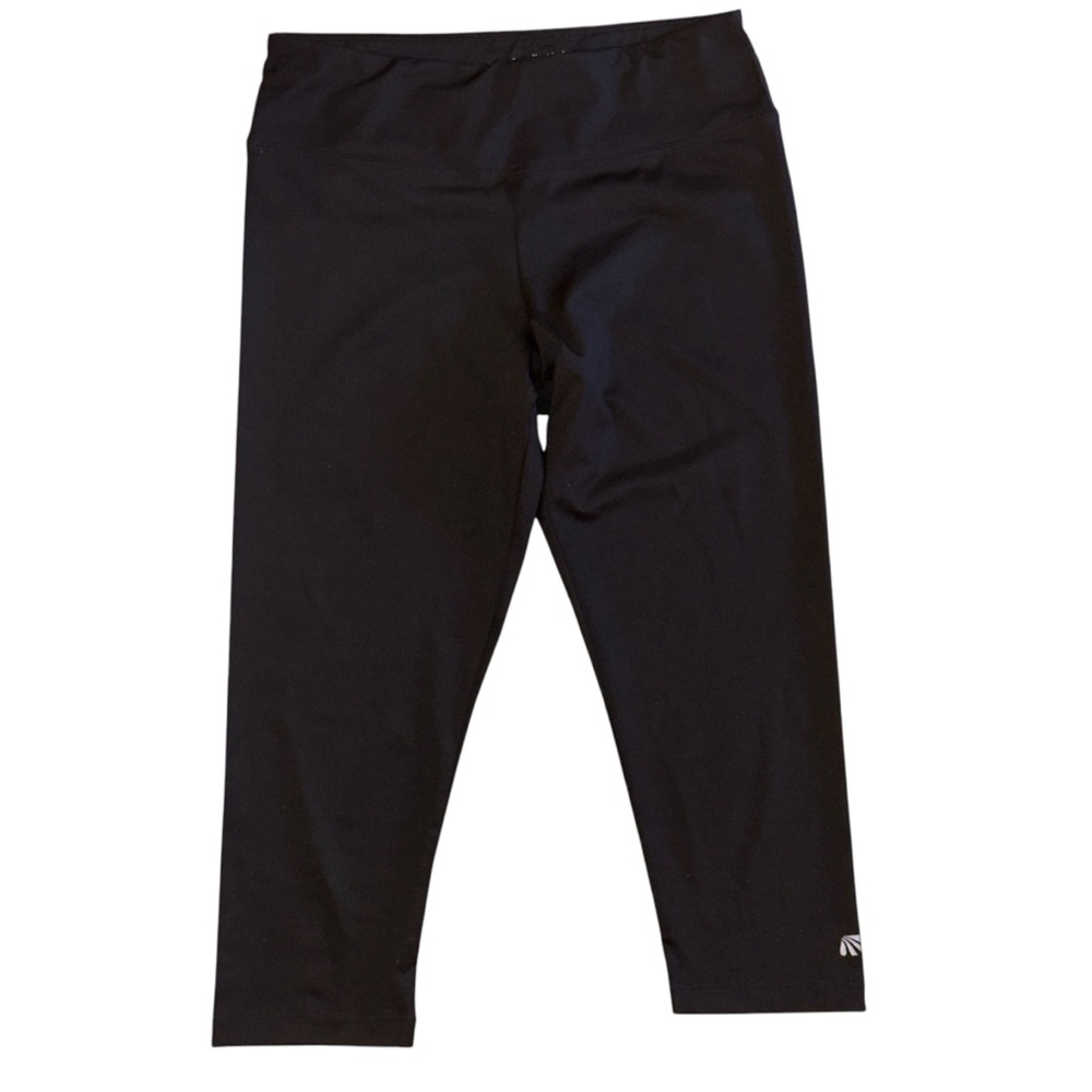 Marika Black Leggings with Wide Waistband and Capri Length